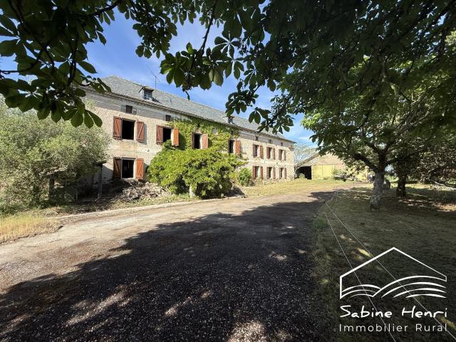 Maison 8 pièces 385 m²