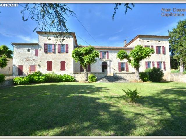 Maison 8 pièces 385 m²