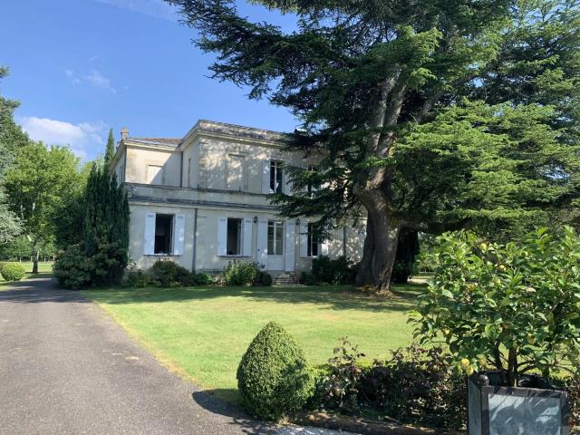 Maison 8 pièces 386 m²