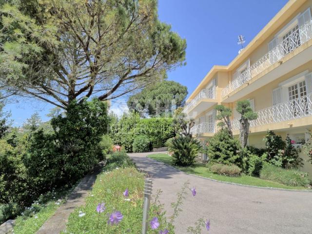 Maison 8 pièces 386 m²