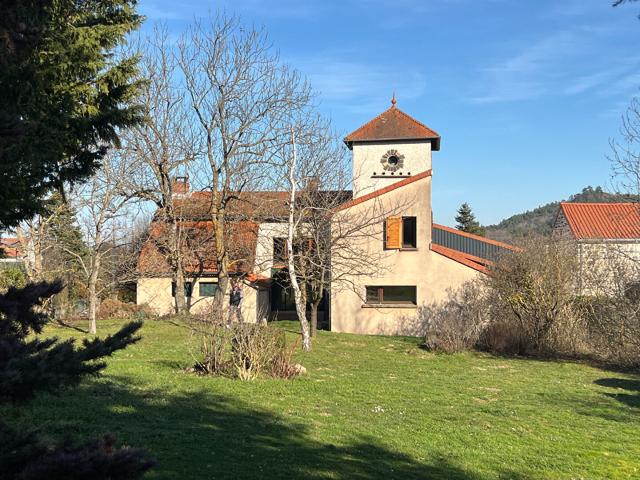 Maison 8 pièces 387 m²