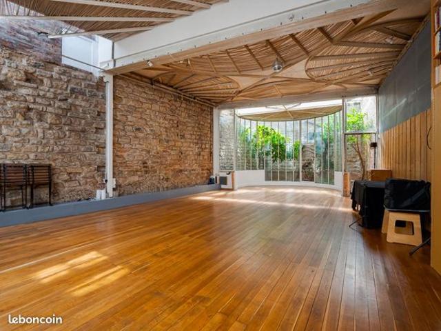 Maison 8 pièces 389 m²