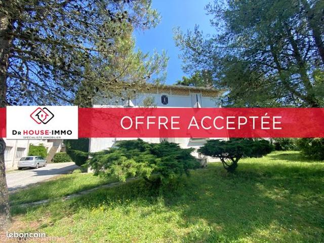 Maison 8 pièces 380 m²