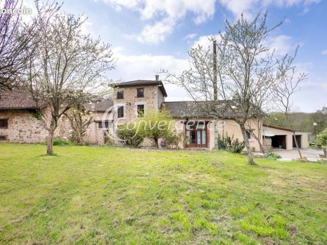 Maison 8 pièces 381 m²