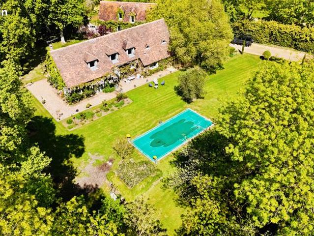 Maison 8 pièces 382 m²