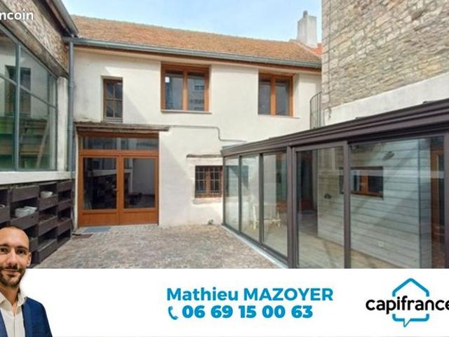 Maison 8 pièces 398 m²