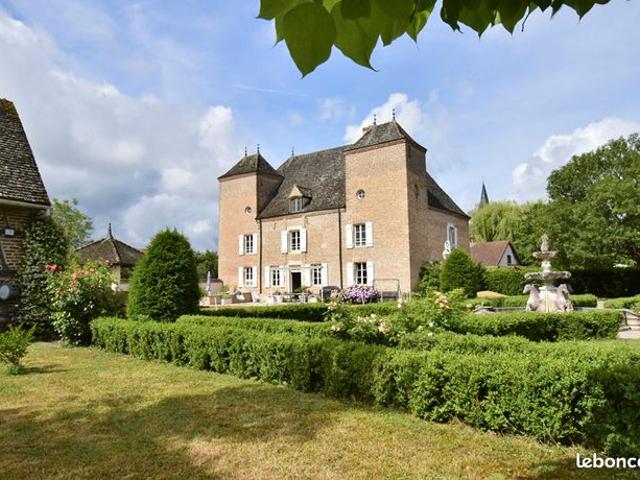 Maison 8 pièces 399 m²