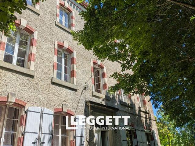 Maison 8 pièces 390 m²