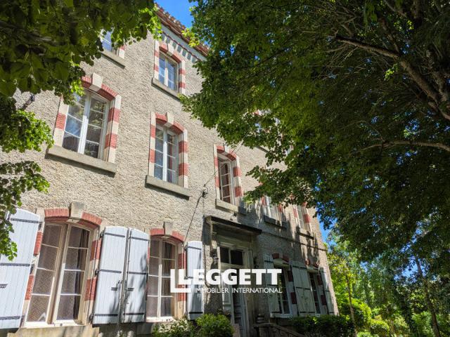Maison 8 pièces 390 m²