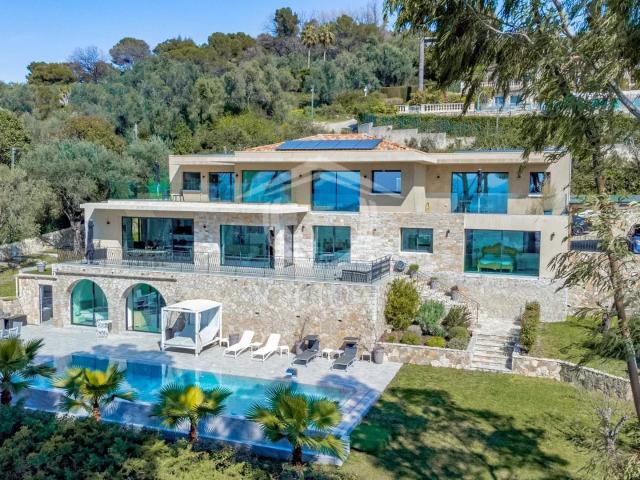 Maison 8 pièces 390 m²