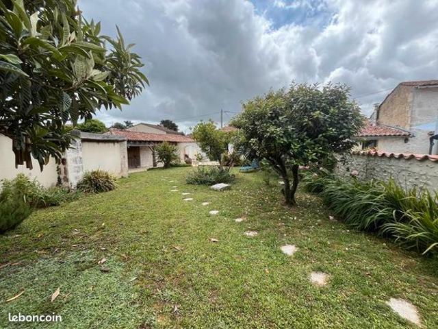 Maison 8 pièces 407 m²