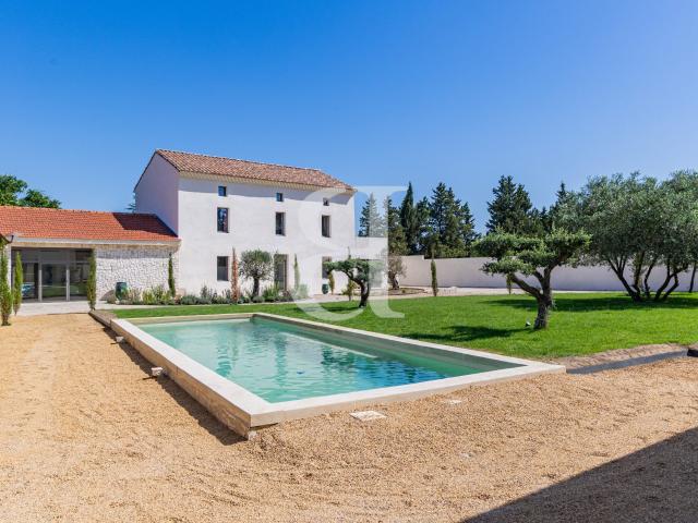 Maison 8 pièces 408 m²