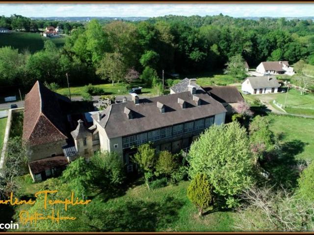 Maison 8 pièces 400 m²