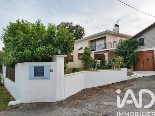 Maison 8 pièces 400 m²