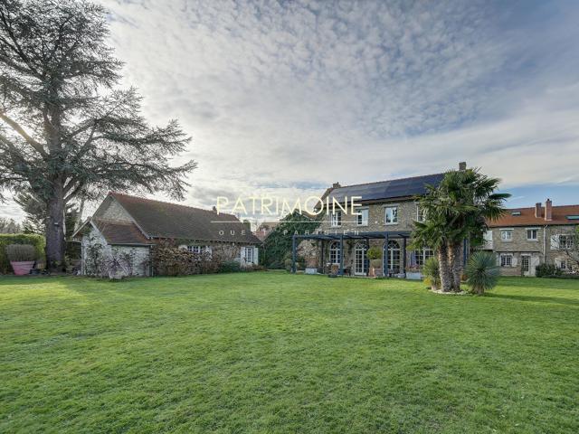 Maison 8 pièces 400 m²