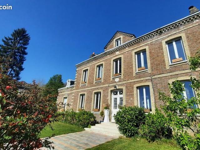 Maison 8 pièces 400 m²