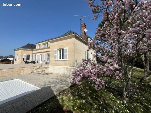 Maison 8 pièces 400 m²
