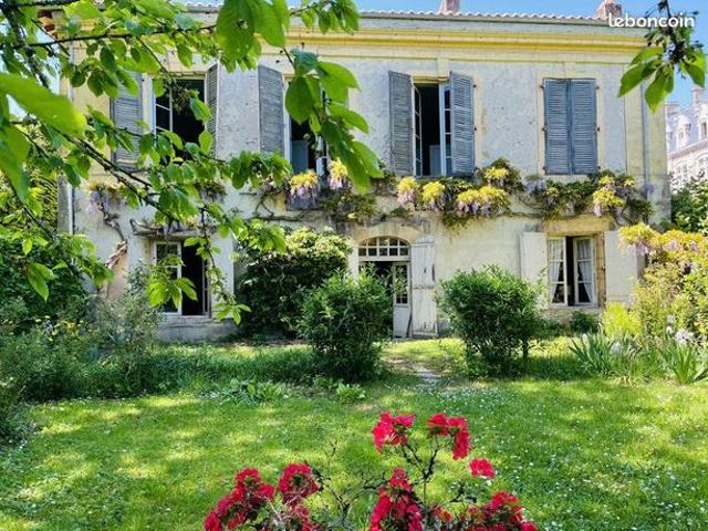 Maison 8 pièces 400 m²