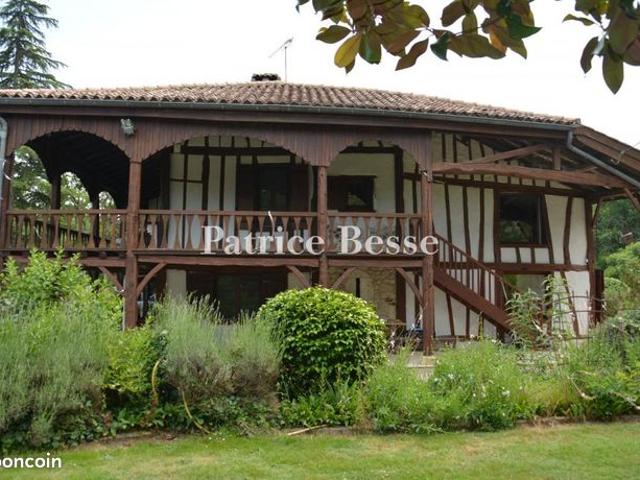 Maison 8 pièces 400 m²