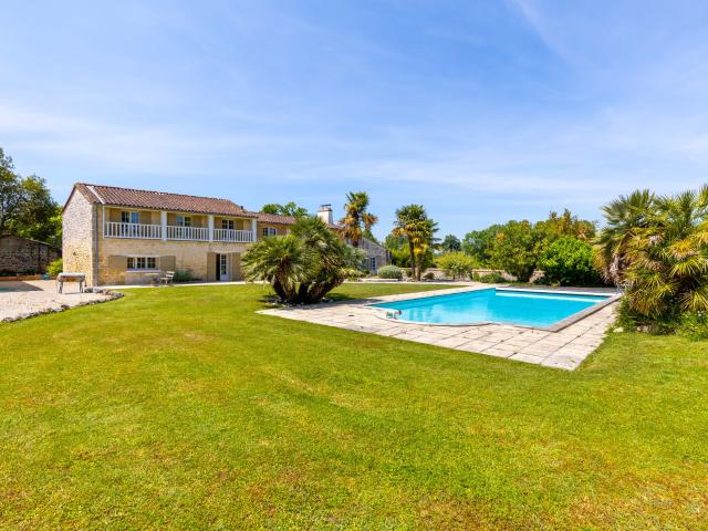 Maison 8 pièces 400 m²