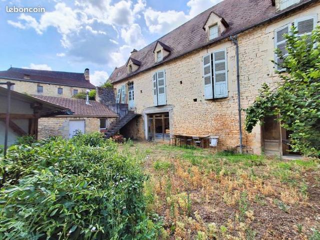 Maison 8 pièces 400 m²