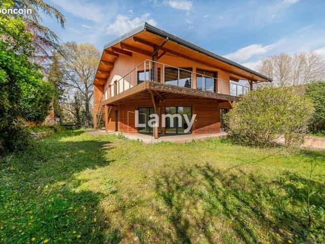 Maison 8 pièces 400 m²