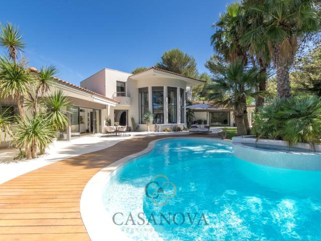 Maison 8 pièces 420 m²