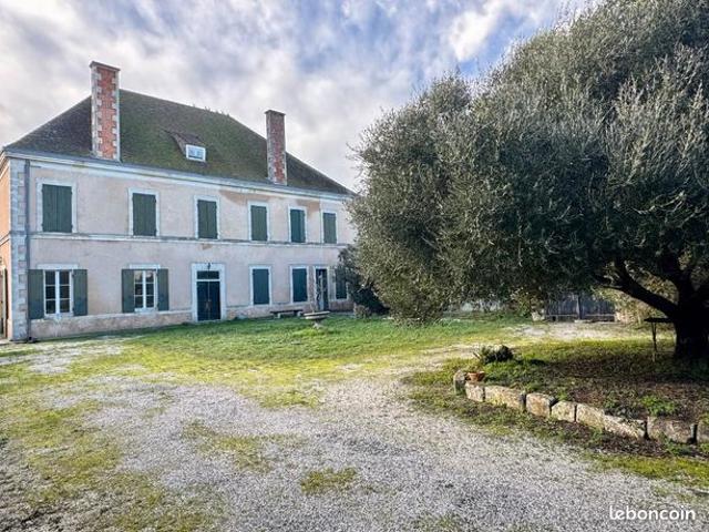 Maison 8 pièces 420 m²