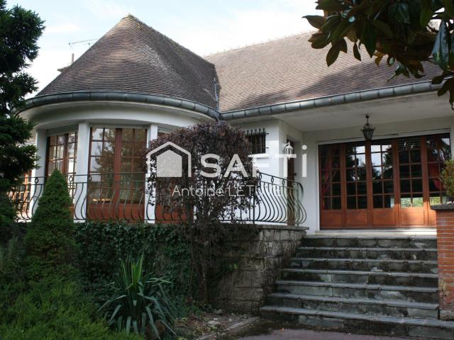 Maison 8 pièces 434 m²