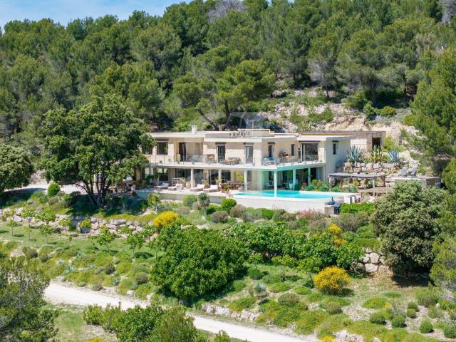 Maison 8 pièces 435 m²