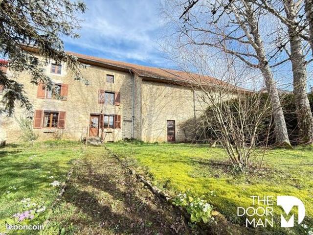 Maison 8 pièces 436 m²