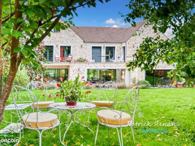 Maison 8 pièces 439 m²