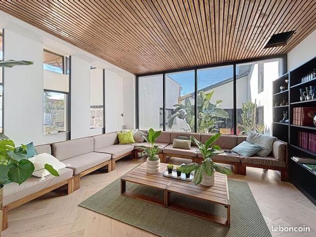 Maison 8 pièces 430 m²