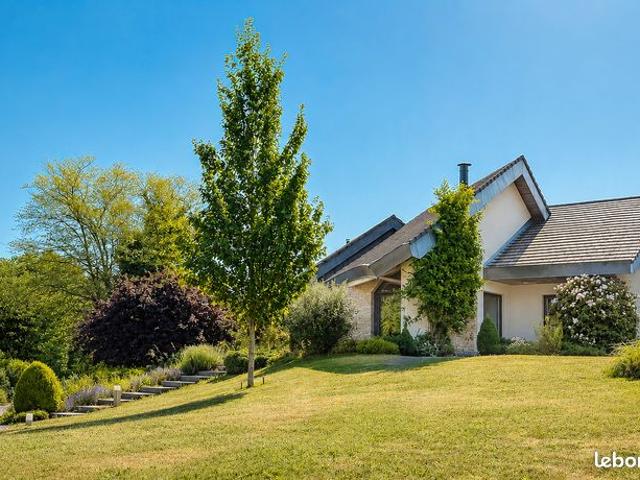 Maison 8 pièces 440 m²