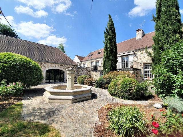 Maison 8 pièces 443 m²