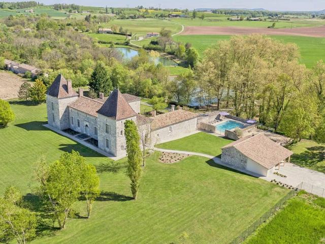 Maison 8 pièces 456 m²