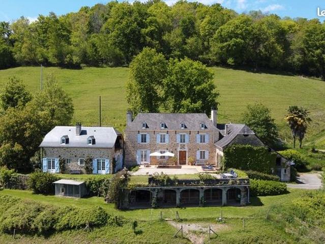 Maison 8 pièces 450 m²