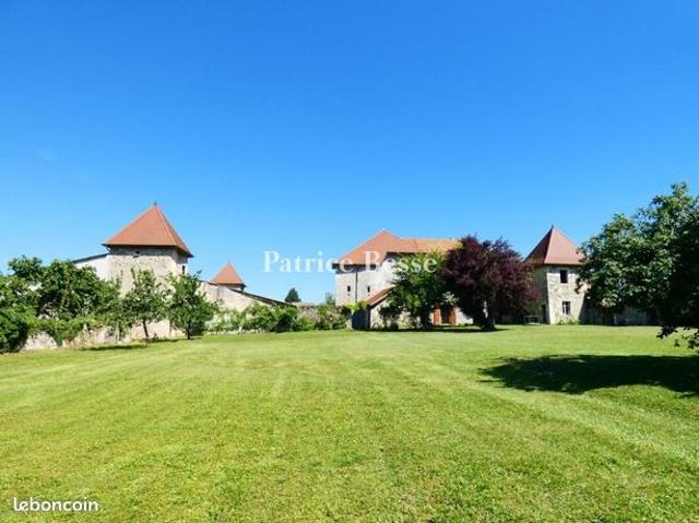 Maison 8 pièces 450 m²