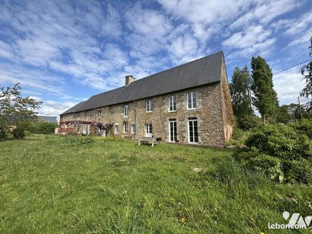 Maison 8 pièces 450 m²