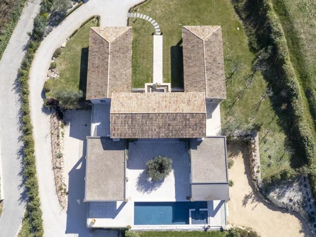 Maison 8 pièces 460 m²