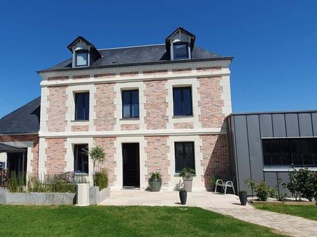 Maison 8 pièces 463 m²