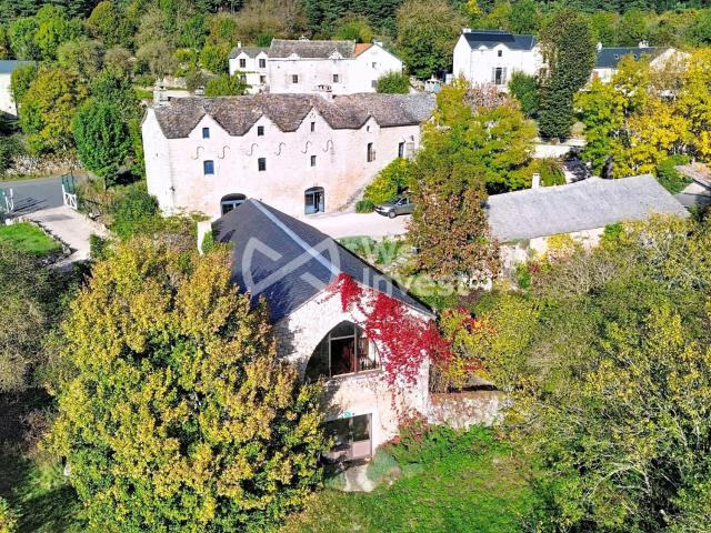 Maison 8 pièces 475 m²
