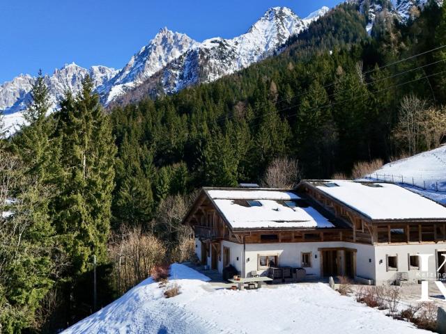 Maison 8 pièces 476 m²