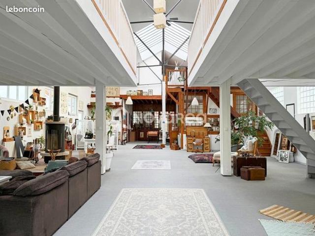 Maison 8 pièces 471 m²