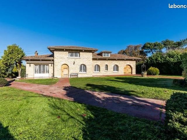 Maison 8 pièces 507 m²