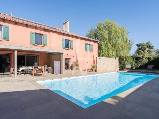 Maison 8 pièces 500 m²