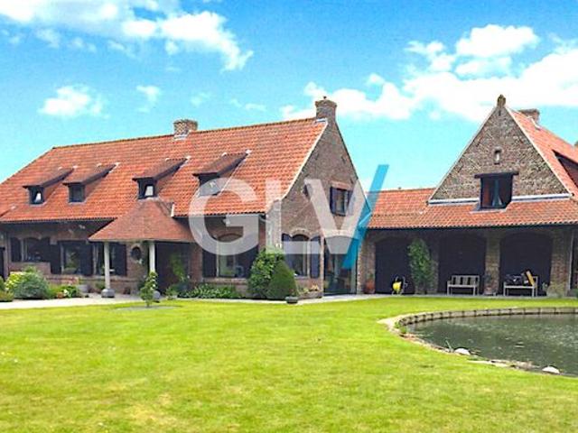 Maison 8 pièces 513 m²