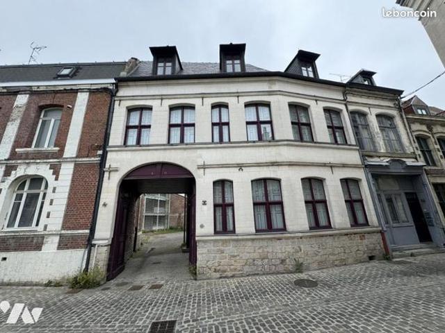 Maison 8 pièces 550 m²