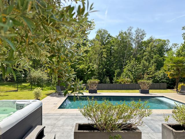 Maison 8 pièces 568 m²