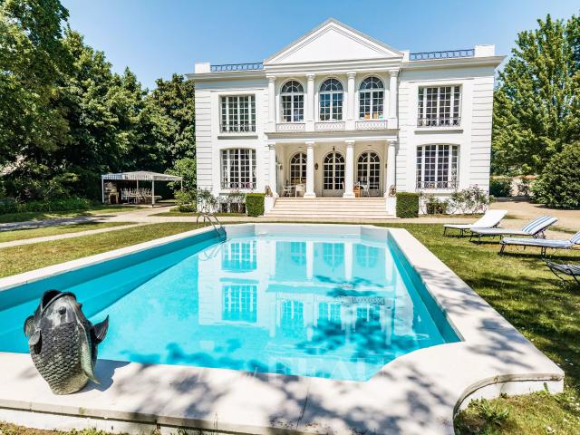 Maison 8 pièces 600 m²